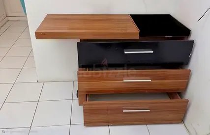 Makeup Mirror + Dresser with 2 side drawer