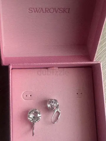 Swarovski earrings 500 aed