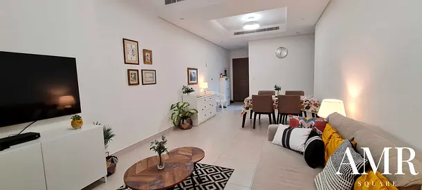 Vacant | Unfurnished | Closed Kitchen Layout