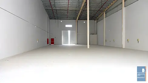 Spacious Warehouse Featuring a 100kW Power Supply