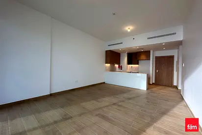 2 Bed Bright unit | Sea view| Burj view