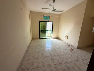 READY TO MOVE 2bhk 2bhat room window ac central gas