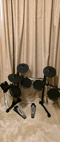 Drum set Alesis Drums Turbo Mesh Kit with Free Chair.