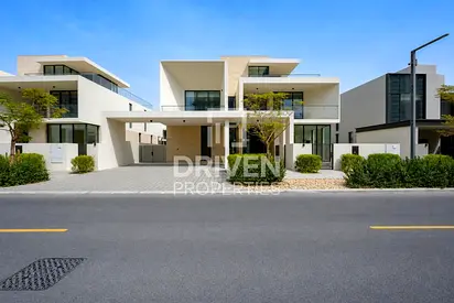 Trophy 5BR Villa | Huge Layout | Modern Living