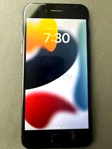 iPhone 8 - Great Condition, waterproof, Unlocked, Working Touch ID