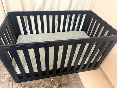Baby cot crate & barrel