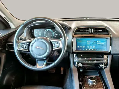 2018 Jaguar F-PACE — фото 10