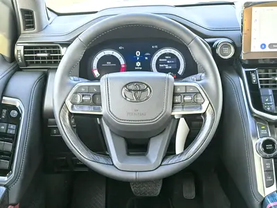 2026 Toyota LAND CRUISER — миниатюра 13