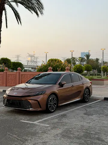2025 Toyota CAMRY — фото 4