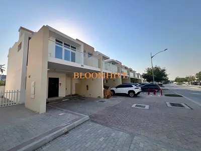 Luxury Fully Furnished 3BR Townhouse | Smart Home | Prime Location