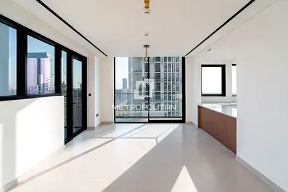High-End FinishI High Floor I Vacant I Urgent Sale