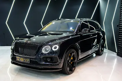 2019 Bentayga W12 Mulliner, Carbon Body Kit, Individual Rear Seats w/ Entertainment, GCC Spec!!