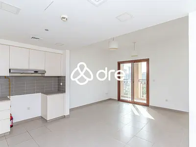 Townhouse View | Bright | High Floor
