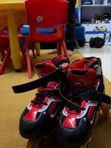 red black adjustable inline roller skates - size adjustable