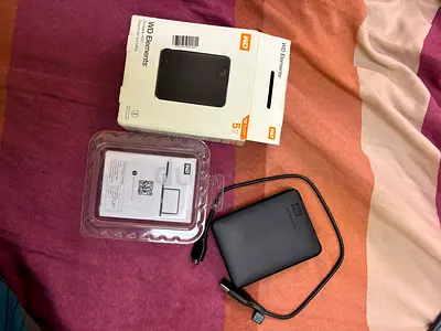 ​WD Elements 5TB Portable External Hard Drive - Excellent Condition (Like New)
​