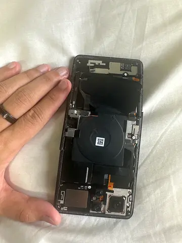Broken/For Parts ROG phone 8 pro - stripped internal (negotiable price)