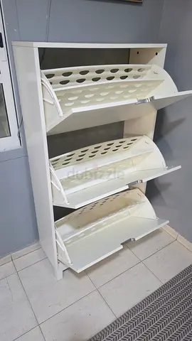 Shoe cabinet
