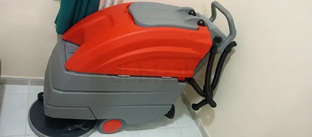 Commercial Floor Scrubber / Auto Scrubber - Compact Ride-On Unit