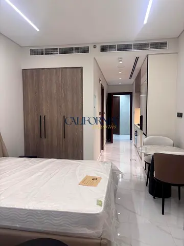 Fully Furnished | Mid Floor | Vacant