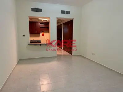 8 Wadrobe Close to metro Studio For Sale