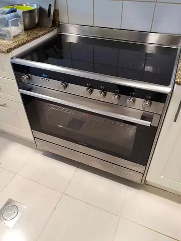 Siemens brand electric ceramic cooker 90cm model Siemens iQ700
