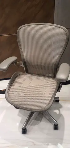 Herman Miller Areon Classic Chairs For Selling