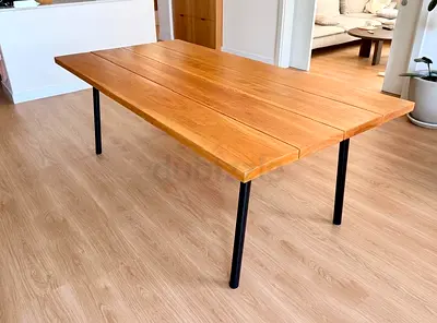 Dining table in solid oak