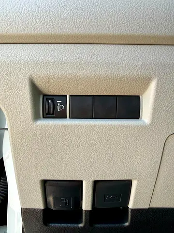 صورة 10 لـ 2026 Toyota HIACE