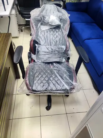 Ergonomic High-Back Office Chair — Good Condition, Armrests & Lumbar Support
