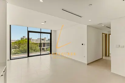 Luxur 2BD | Bright and Spacious | Brand new