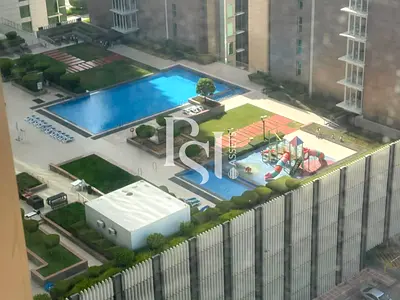 Maid Room | Spacious Layout | Canal View