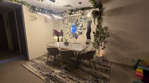 BRAND NEW BEAUTIFUL LUXURY IKEA DINING TABLE WITH 6 CHAIRS ONLY 900