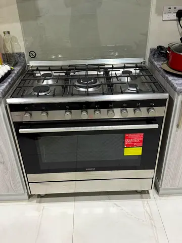 Siemens 5 burner gas cooker 90 by 60