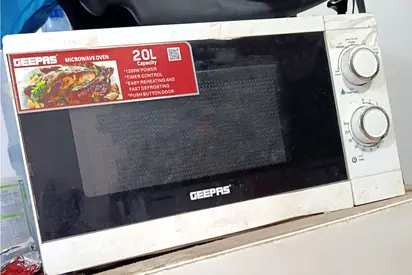 Geepas 20L Microwave Oven - Used, Working