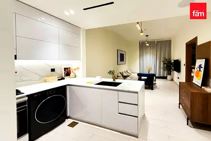 Opposite To Park | Fully Furnished | New Building