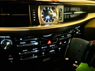 2018 Lexus LX-SERIES photo 11