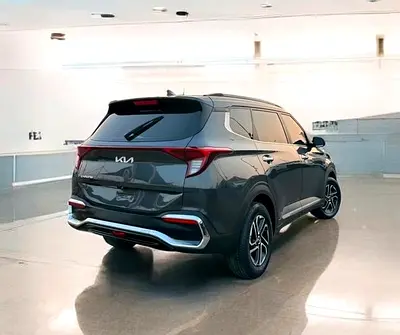 صورة 6 لـ 2023 KIA CARENS