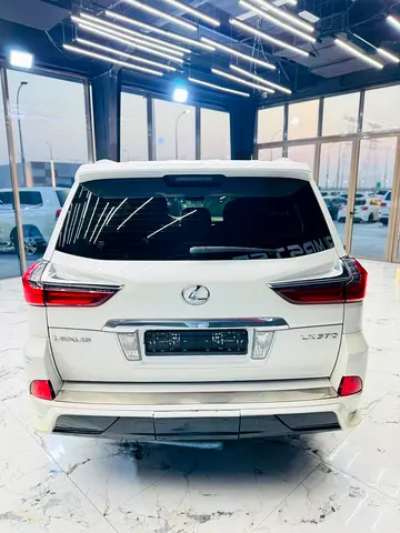 2017 Lexus LX-SERIES — фото 4