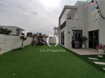 Spacious 4 Bedroom| Golf Course Villa | Single row