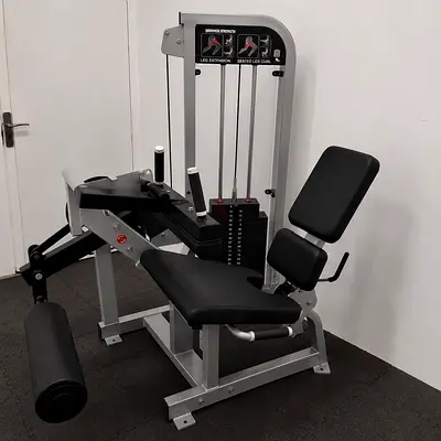 Hammer strength leg extension & seated leg curl -