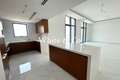 High Floor | Pool & Villa View |Appliances