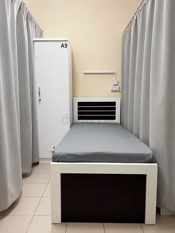 Executive ladies bed space in Sharf Dg metro station
