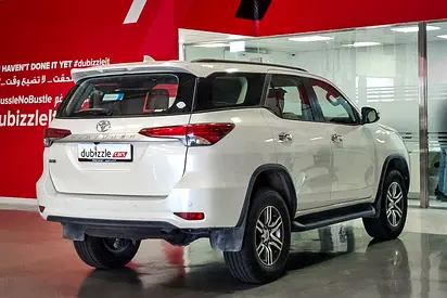 2021 Toyota FORTUNER — фото 6