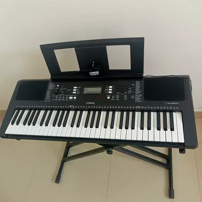 Yamaha PSR-E363 61-Key Digital Keyboard - Good Working Condition