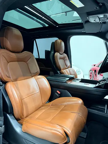 صورة 11 لـ 2018 Lincoln NAVIGATOR