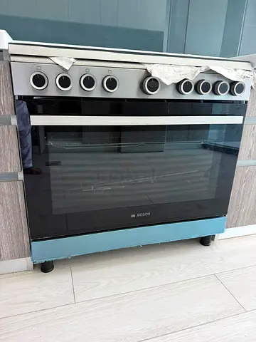 Bosch 5 burner gas cooker 90 by 60 new model