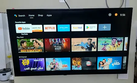 Ikon 40-inch Smart LED TV with smart tv stick