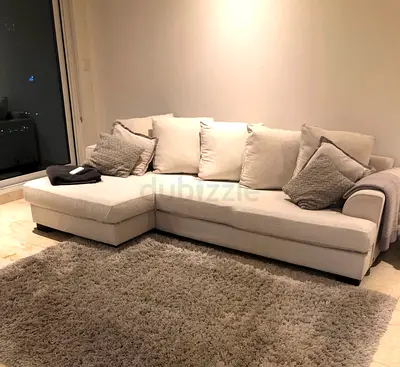Like new condition the one brand Kingston lshape sofa