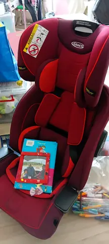 Graco Highback Booster/Convertible Car Seat - Burgundy, Good Condition