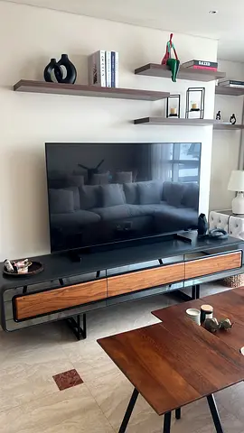 65 inch LED Samsung Smart TV - Good Condition (Wall-mounted)